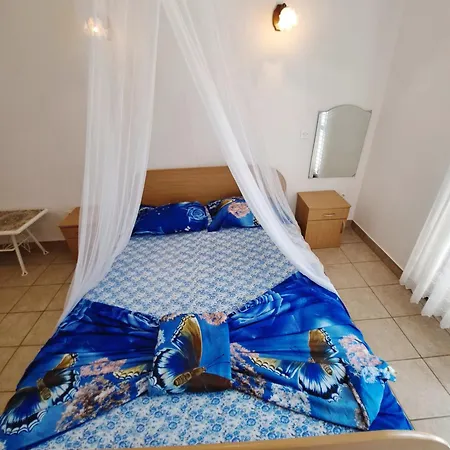 1000 Flowers شقة ستاري غراد