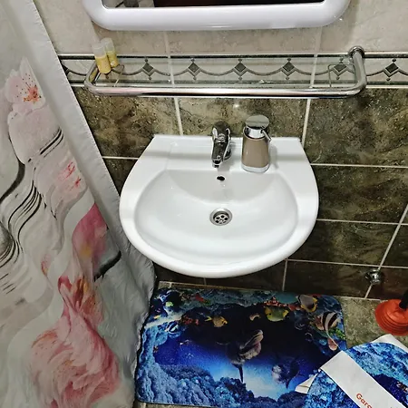 1000 Flowers شقة *