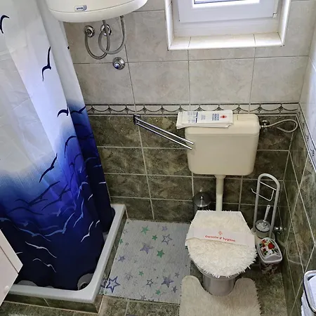 1000 Flowers شقة *