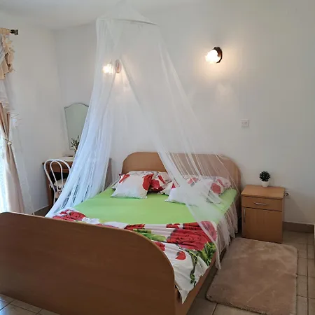 Apartment 1000 Flowers Stari Grad (Hvar)
