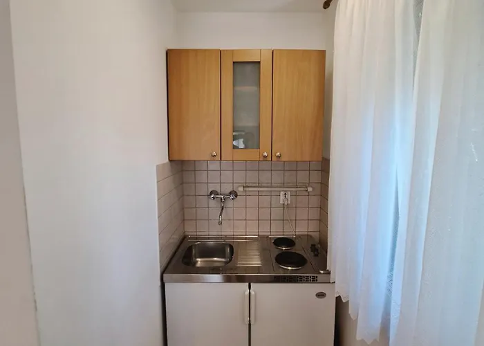 1000 Flowers Apartment *