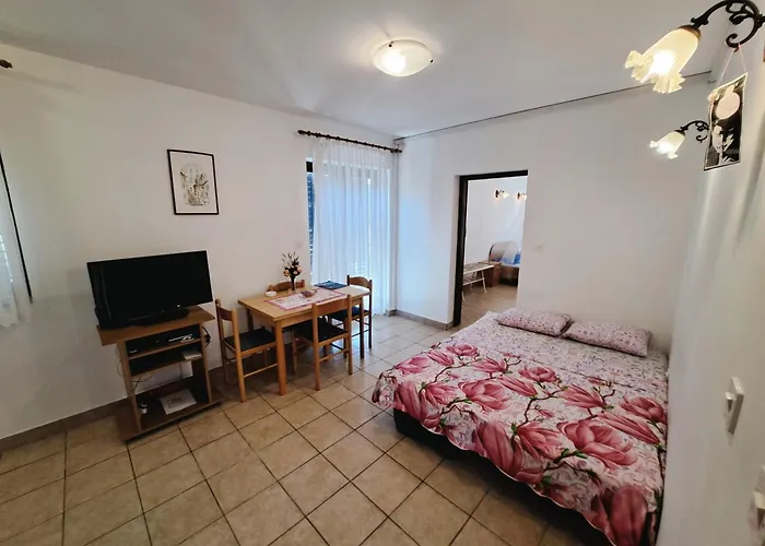 Apartment 1000 Flowers Stari Grad (Hvar)