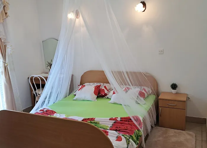 Apartment 1000 Flowers Stari Grad (Hvar)